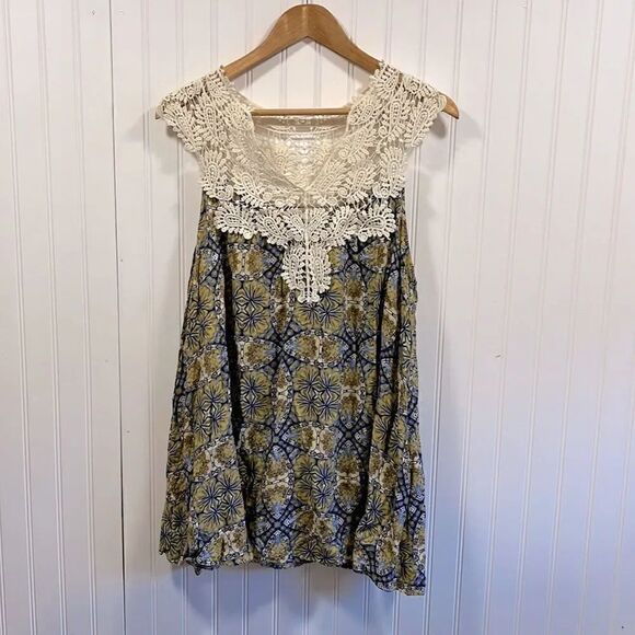 Umgee Tops - Umgee lace sleeveless blouse 